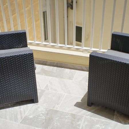 Wonderful Apartments With Shared Jacuzzi And Panorama Rooftop Gzira Екстер'єр фото